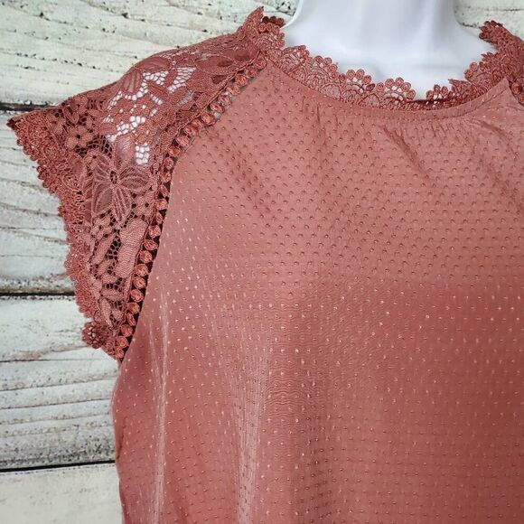 Blu Pepper Women’s Lace Sleeve Dot Textured Top Size L Mauve - Picture 2 of 7